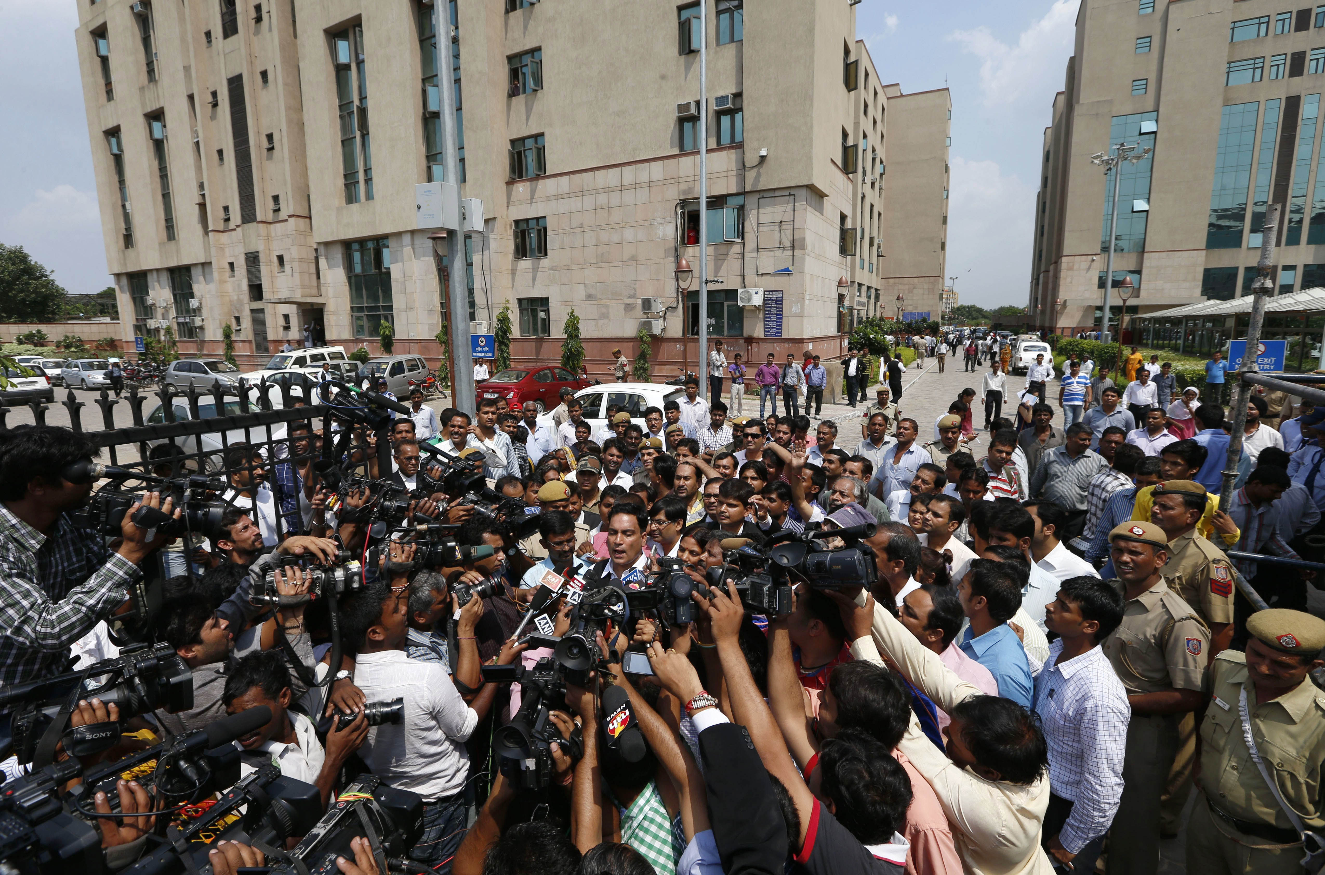 Καταδίκη σε θάνατο ζητά το δικαστήριο για τον βιασμό της φοιτήτριας στην Ινδία